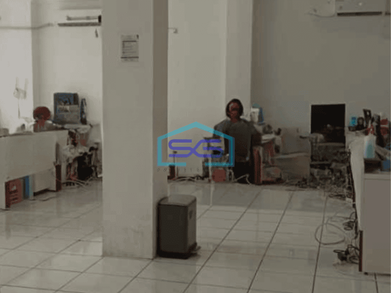 Disewakan Ruko Murah 3 Lantai Luas Bangunan  300 m² di Matraman Jakarta Timur