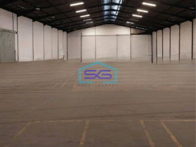 Disewakan Gudang Akses Container Luas Bangunan  2376 m² di Surabaya