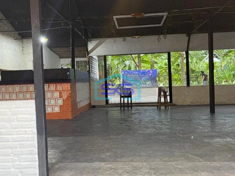 Disewakan Ruang Usaha Parkir Luas di Sleman Yogyakarta LT 500m2