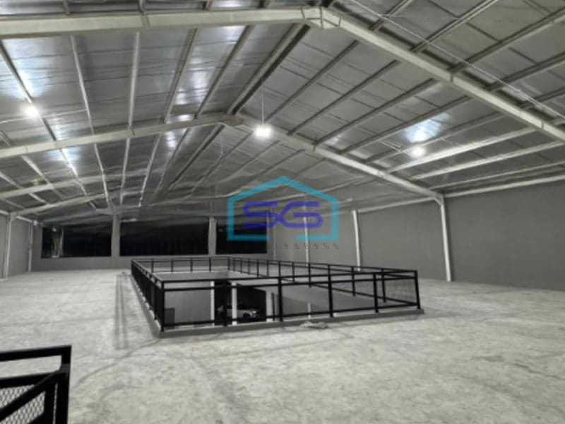 Disewakan Gudang Ada Kantor Luas Bangunan 1200 m² Lokasi di Kapuk Kamal Jakarta Barat