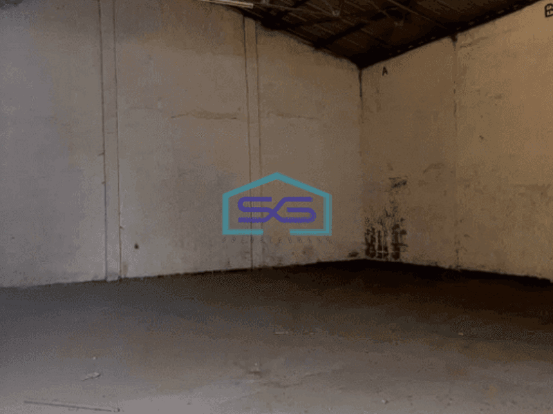 Disewakan Gudang Teluk Kumai Dekat Pelabuhan Perak Parkir Luas Surabaya LT 1300m2