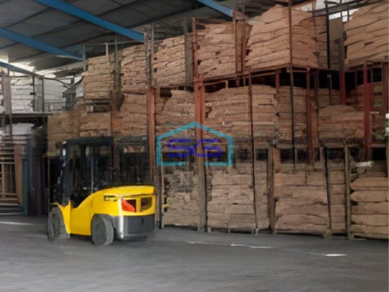 Disewakan Gudang Luas Tanah 1500 m² Lokasi Pinggir Jalan Utama Bekasi