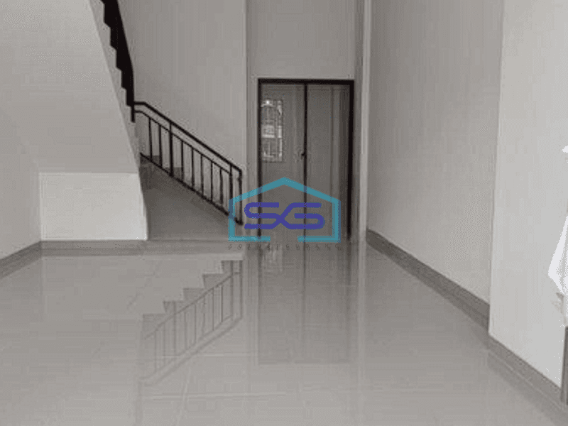 Disewakan Ruko Baru Green lake Full 3 Lantai Jakarta Barat