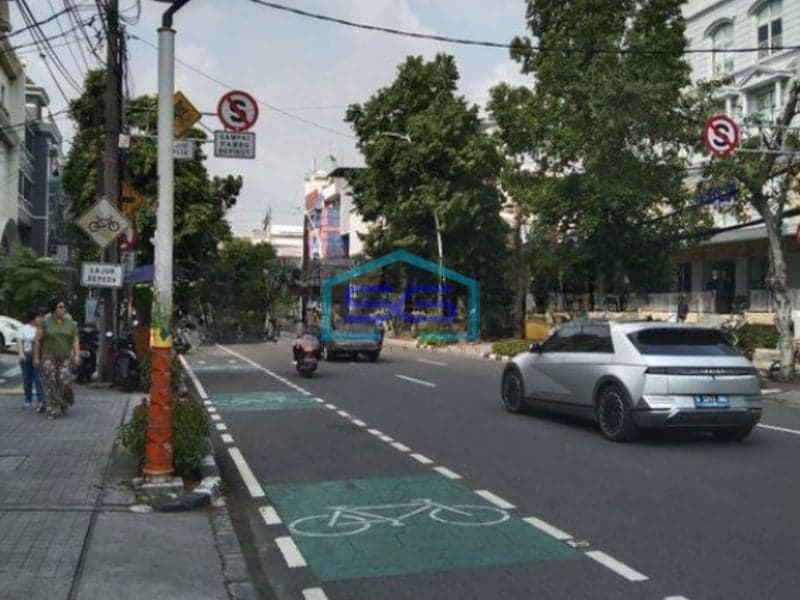 Disewakan Ruko Strategis 2 Lantai di Melawai Blok M Jakarta Selatan LB 280m2