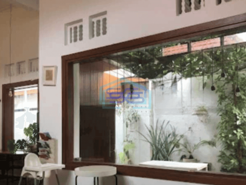 Dijual Ruang Usaha Bangunan Komersial Strategis di Jl Thamrin Surabaya Pusat Luas Bangunan 350 m²