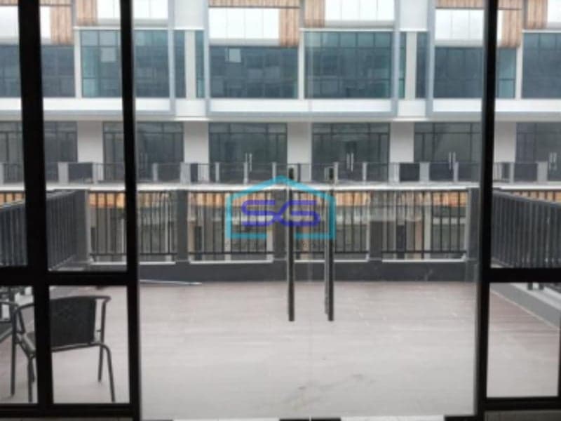 Disewakan Ruko Crytal di Sumarecon Bekasi Luas Bangunan 189m2