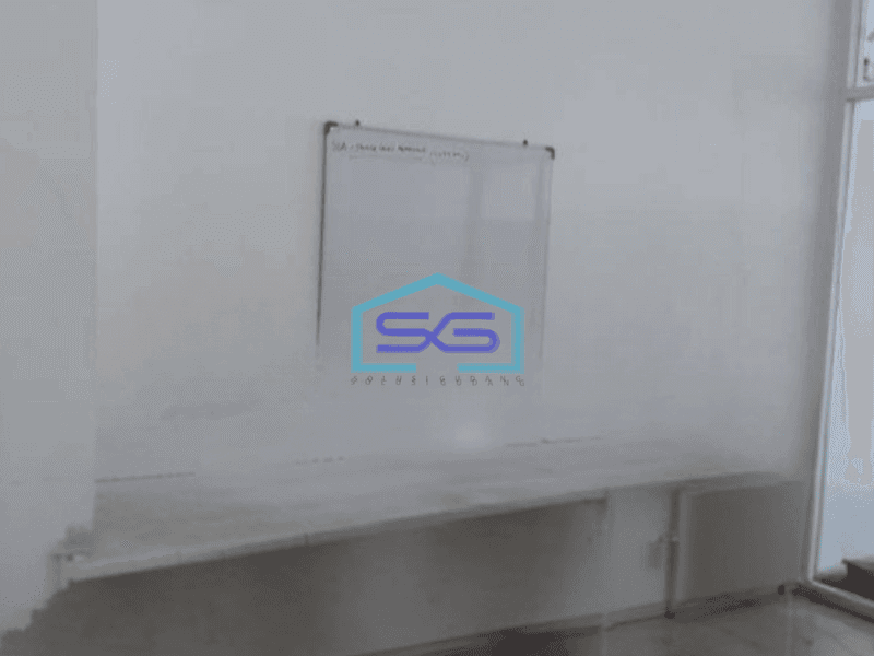 Dijual Kantor Lokasi Strategis Luas Tanah 136 m² di Central Park Jakarta Barat