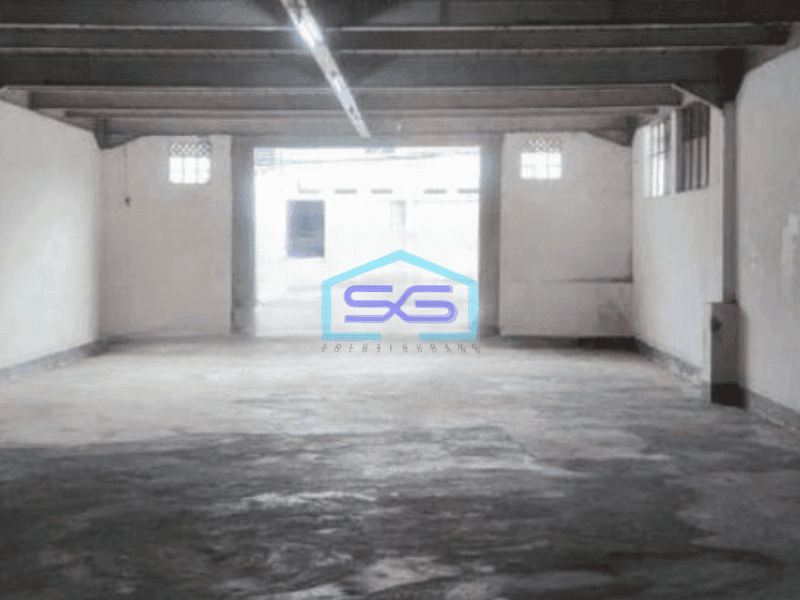 Disewakan Gudang Siap Pakai Luas Tanah 300 m² di Caringin Bandung