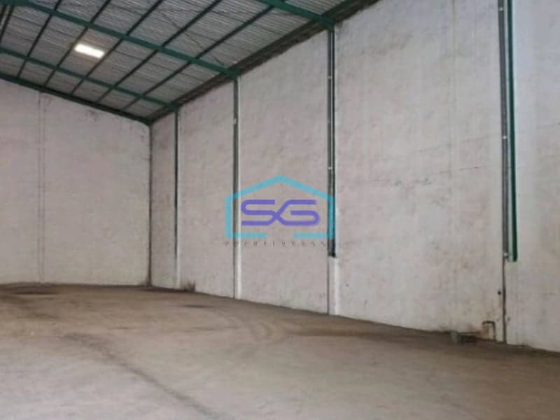 Disewakan Gudang Akses Container Luas Bangunan  1200 m²  di Gedangan Sidoarjo