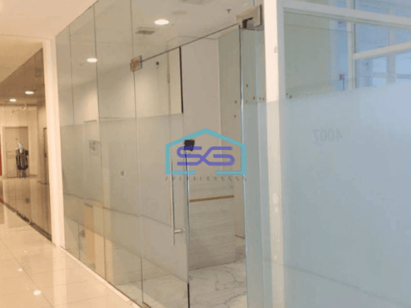 Dijual Kantor Lokasi Strategis Luas Tanah 136 m² di Central Park Jakarta Barat