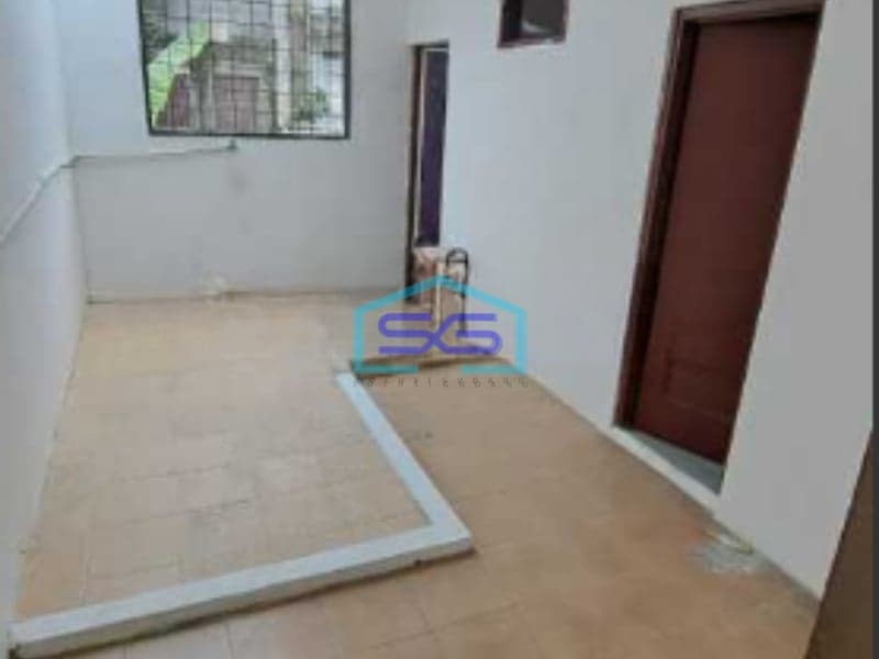 Disewakan Ruko 3 Lantai Di Daerah Komersil Cinere Depok LB 298m2