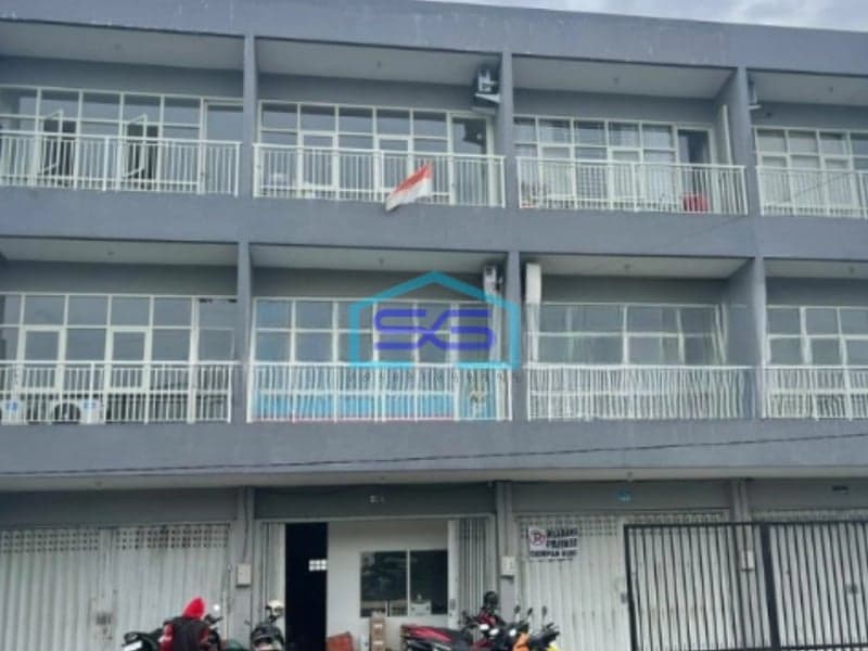 Dijual Ruko Murah Luas Bangunan  250 m² Lokasi Bebas Banjir di Wiyung Surabaya