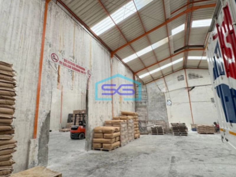 Dijual Gudang Sudah Renovasi SHM Luas 986m2 di Kapuk Kamal Jakarta Barat