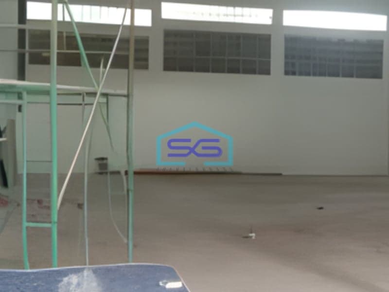 Disewakan Gudang Akses Container 20 Feet Luas Tanah  270 m² di Bekasi