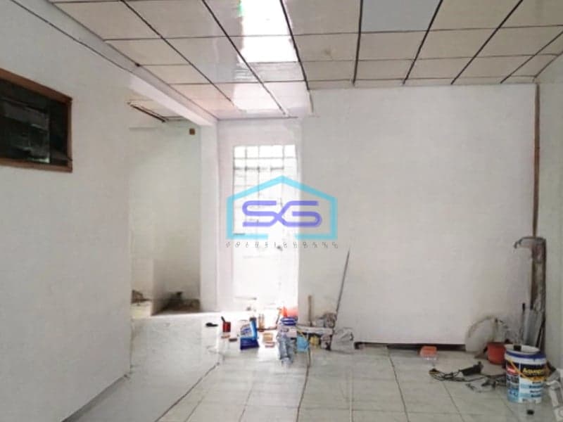 Disewakan Ruko 3 Lantai Luas Tanah  196 m² Lokasi Bebas Banjir di Rungkut Surabaya