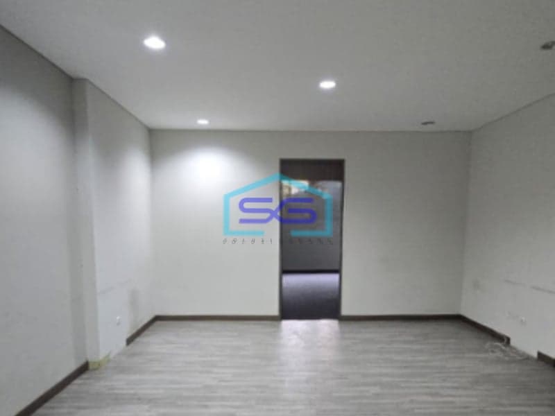 Disewakan Ruko 3 Lantai Siap Pakai Luas Bangunan  237 m² di Alam Sutera Tangerang