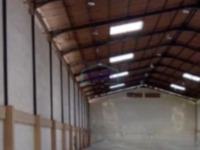 Disewakan Gudang Ada Kantor Area Parkir Luas Lokasi Siap Huni di Semarang Barat