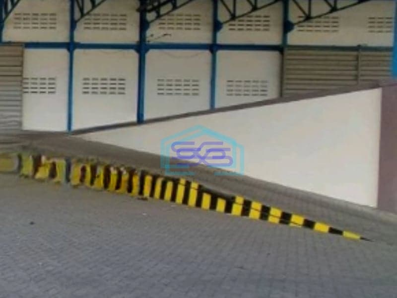 Disewakan Gudang Siap Pakai Luas Bangunan 1680 m² Ada Loading Dock di Surabaya