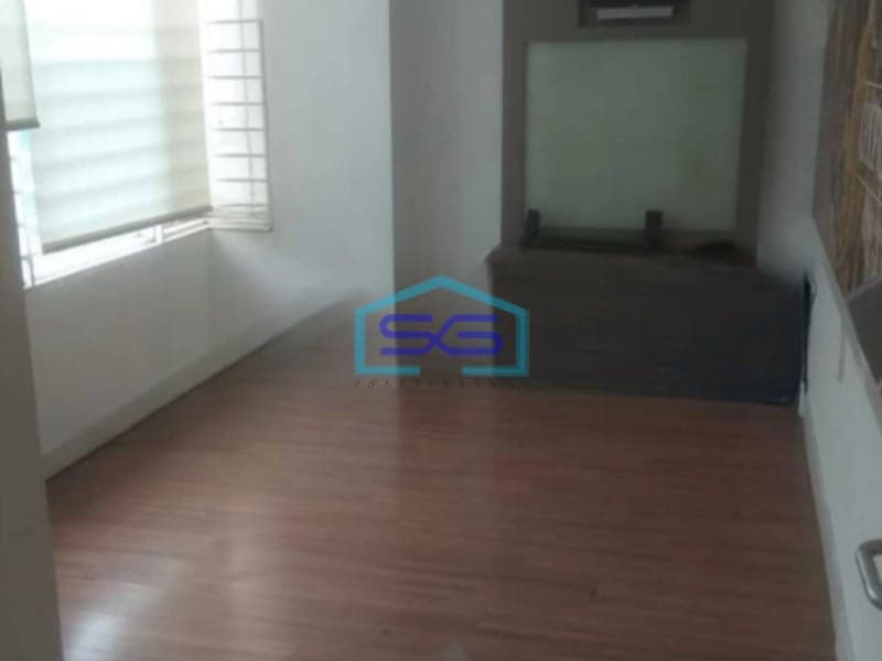 Dijual Kantor Luas Tanah 164 m² Lokasi Strategis di Karawaci Tangerang