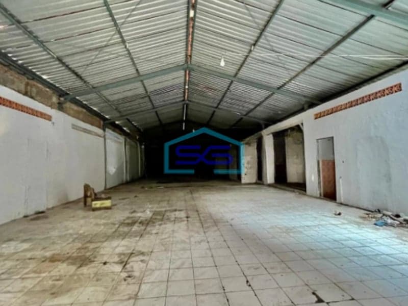 Disewakan Gudang atau Ruang Usaha Strategis Dekat Sriwedari Jalan Slamet Riyadi Solo