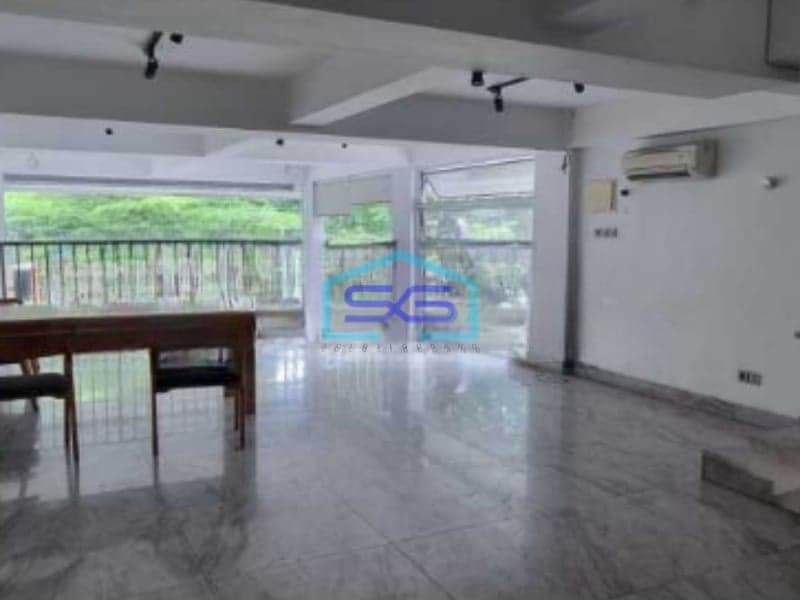 Disewakan Ruko Luas Tanah  300 m²  Lokasi di Pluit Jakarta Utara