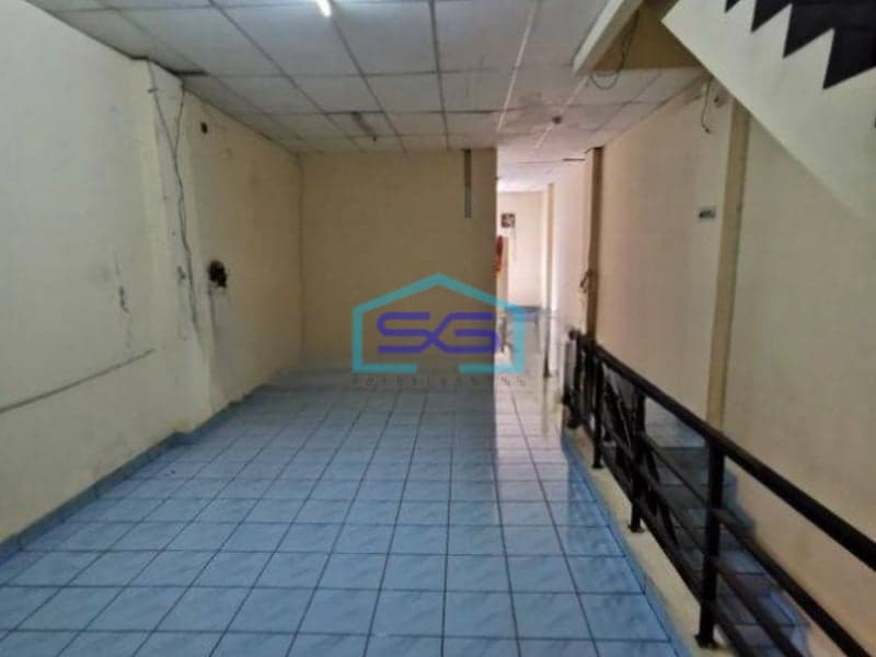 Disewakan Ruko di Kebon Jeruk Dekat Palmerah Jakarta Barat Luas Bangunan 300 m²