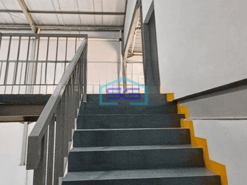 Dsewakan gudang + kantor 687m2 di Kalideres