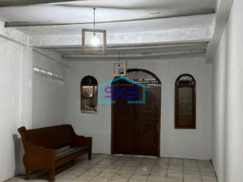 Disewakan Ruko 3 Lantai Luas Tanah  300 m² Lokasi Bebas Banjir di Tangerang