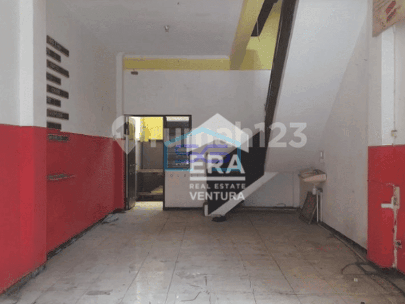 Dijual Ruko Luas Bangunan 180 m² Lokasi Siap Huni Lokasi Malang
