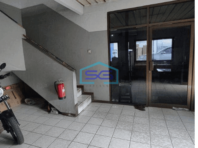 Disewakan Gudang Plus Kantor Akses Kontainer Dekat Jababeka di Cikarang Bekasi LT 2100m2
