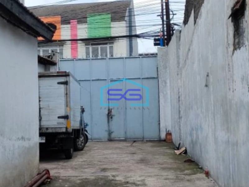 Di jual gudang di jl.Caringin ,50 mtr dr jalan kopo Caringin, Bandung Luas Bangunan  550 m²