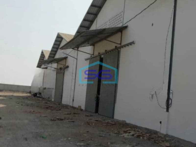 Disewakan Gudang Baru Lokasi Tidak Banjir Luas Bangunan 2500 m² di Margomulyo Surabaya