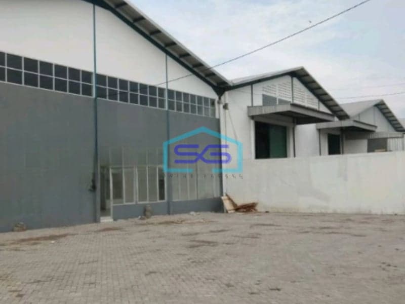 Dijual Gudang Luas Tanah  1426 m² Akses Container di Waru Surabaya