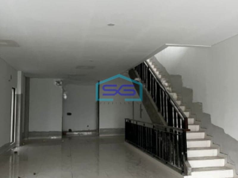 Disewakan Ruko Hoek Baru Siap Pakai Strategis High Ceiling Gading Serpong Tangerang LB 320m2