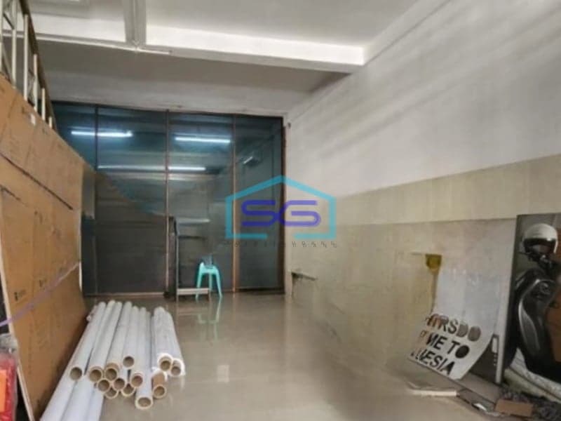 Dijual Ruang Usaha 2 Lantai Luas Bangunan 550 m² Lokasi Manyar Surabaya