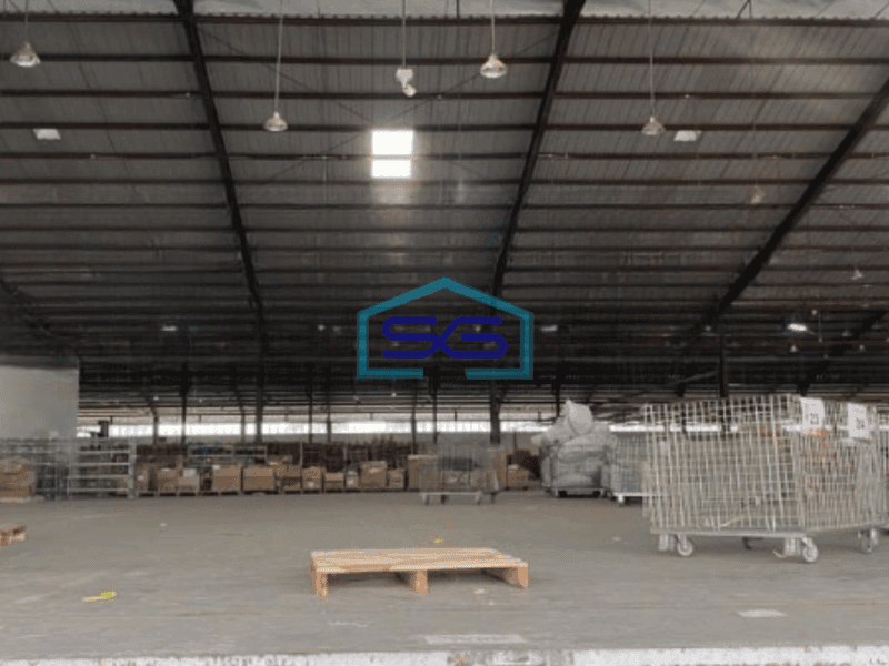 Disewakan Gudang Ada Loading Dock Luas Tanah  5500 m² di Moch Toha Bandung