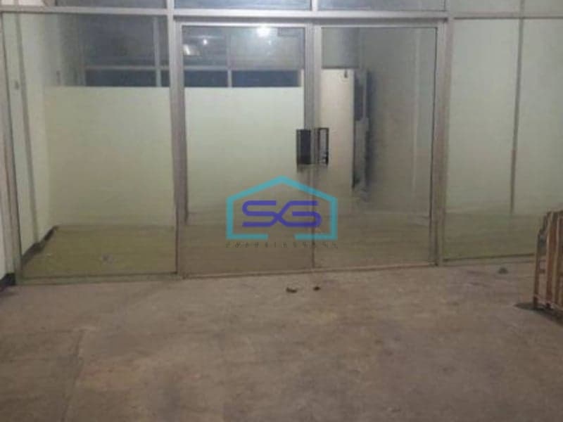 Disewakan Ruko 3 lantai Di Roxy Jakarta Pusat Pinggir Jalan lokasi strategis