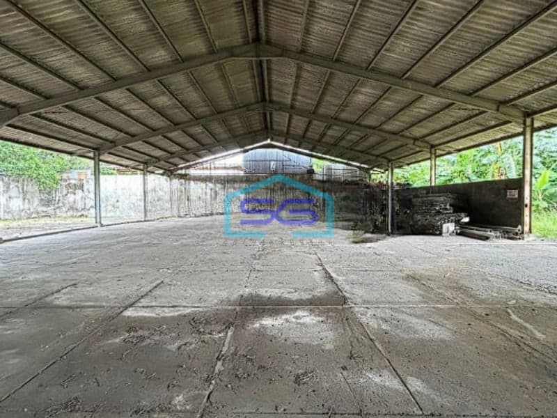 Disewakan Gudang Semi Terbuka Ex Pabrik Berikut Lahan Parkir Terbuka di Jalan Lodan Raya, Jakarta Utara