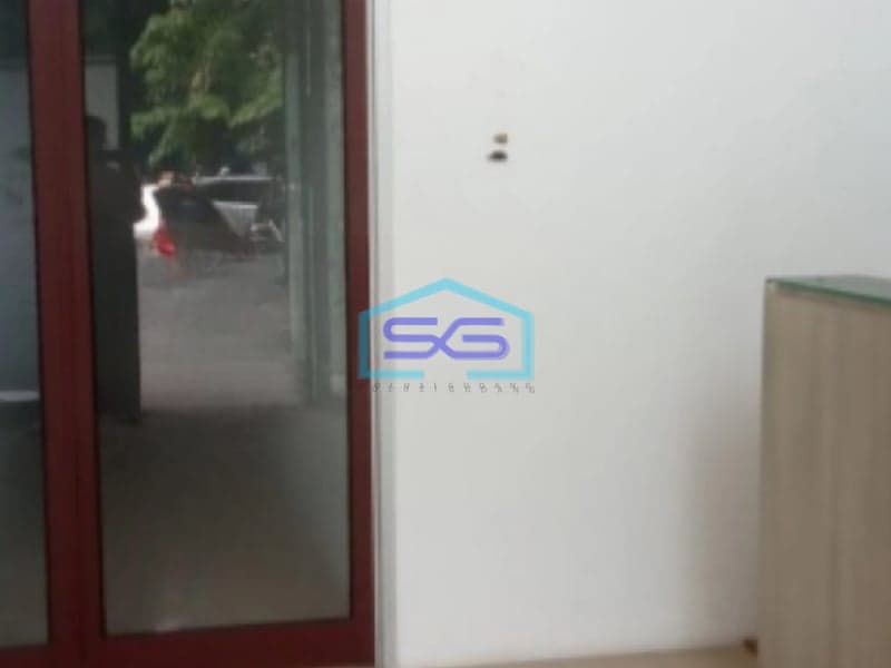 Disewakan Ruko Lokasi Strategis di Gajahmada Semarang Luas Tanah  183 m²