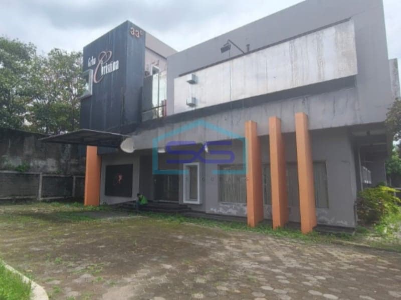 Sleman县Ngaglik区Sariharjo街道3层楼建筑出租，700平方米建筑面积