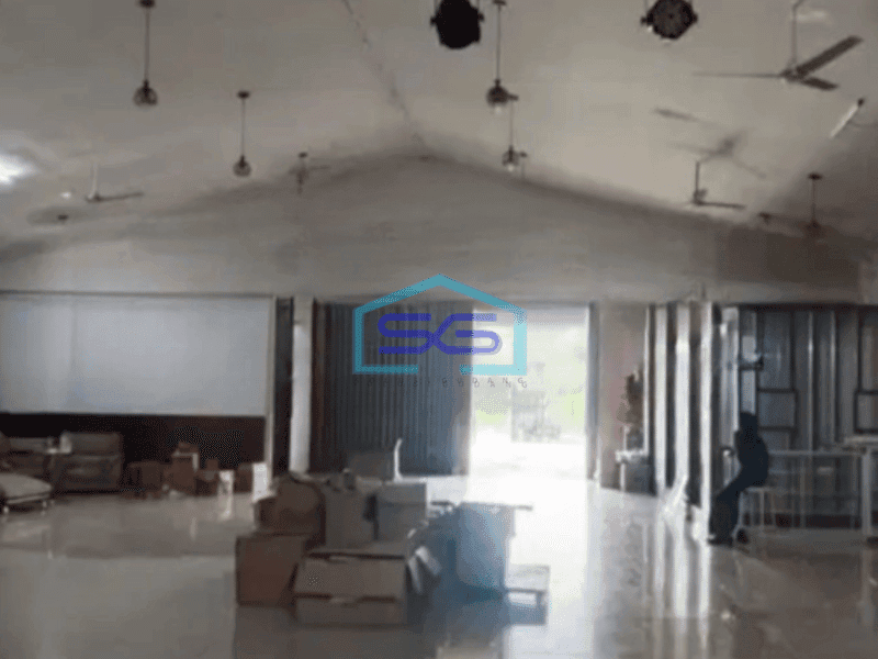 Disewakan Gudang Luas Bangunan  600 m² Lokasi Strategis di Pinggir Jalan Cilangkap Depok
