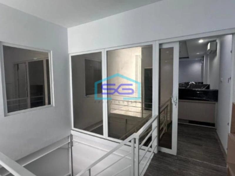 Disewakan Gudang Sedayu Bizpark Furnished Daan Mogot Jakarta Barat Akses Kontener 40ft LB 180m2