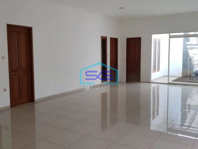 Disewakan Ruang Usaha Strategis Siap Huni di Setiabudi Mainroad Bandung LT 546m2