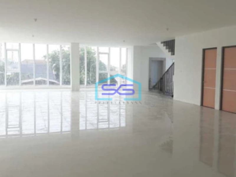 Dijual Ruang Usaha Lokasi di Matraman Jakarta Timur Luas Tanah 759m2