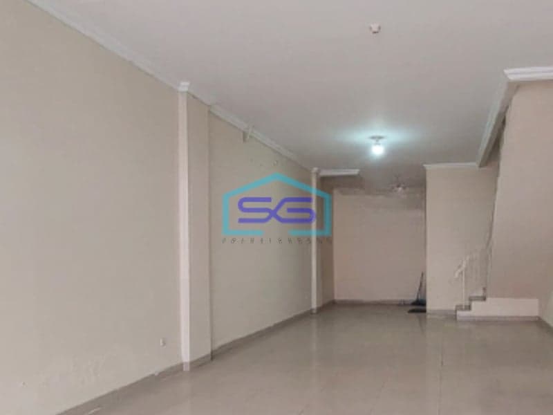 Disewakan Ruko 3 Lantai Luas Bangunan  262 m² Lokasi di Jakarta Barat