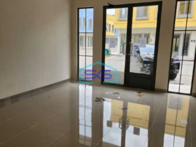 Disewakan Ruko Baru Siap Pakai di Maggiore Gading Serpong Tangerang Luas Bangunan  91 m²