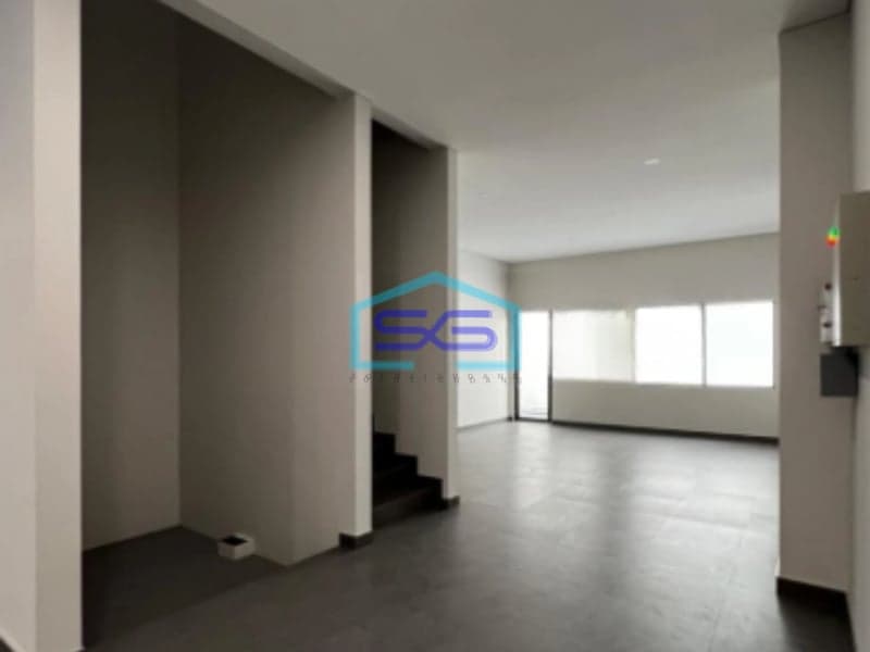 Disewakan Ruko Baru Dan Bagus Sekali 3,5 Lantai Di Otista Bandung LB 740m2