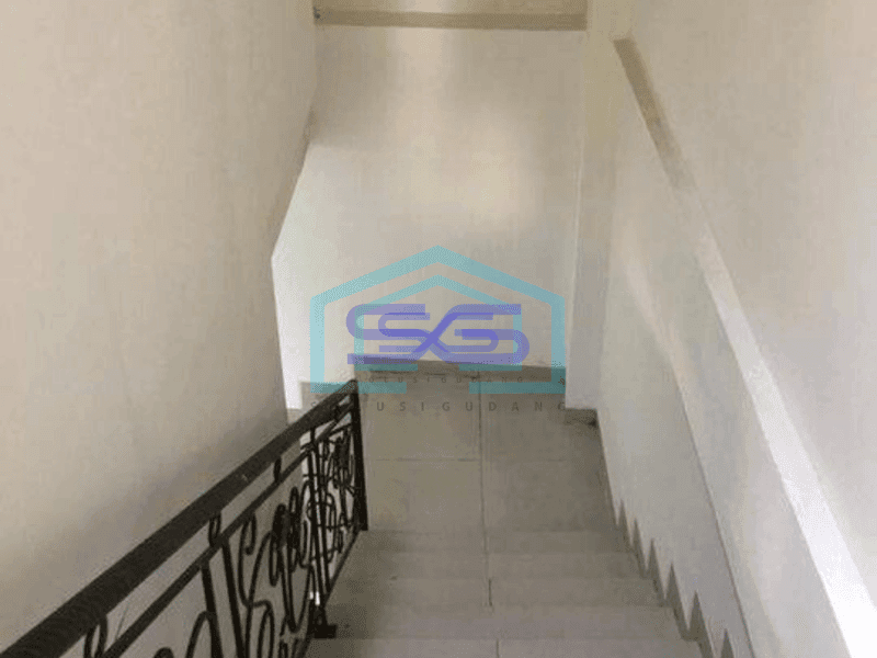 Ruko pinggir jalan Buncit raya mampang 3.5 lantai bisa parkir 4 mobil