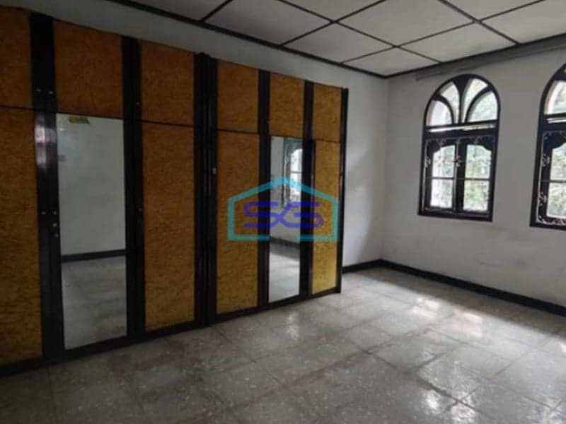 Disewakan Ruang Usaha Bagus Lokasi di Sutami Sentra Sari Bandung LB 400m2