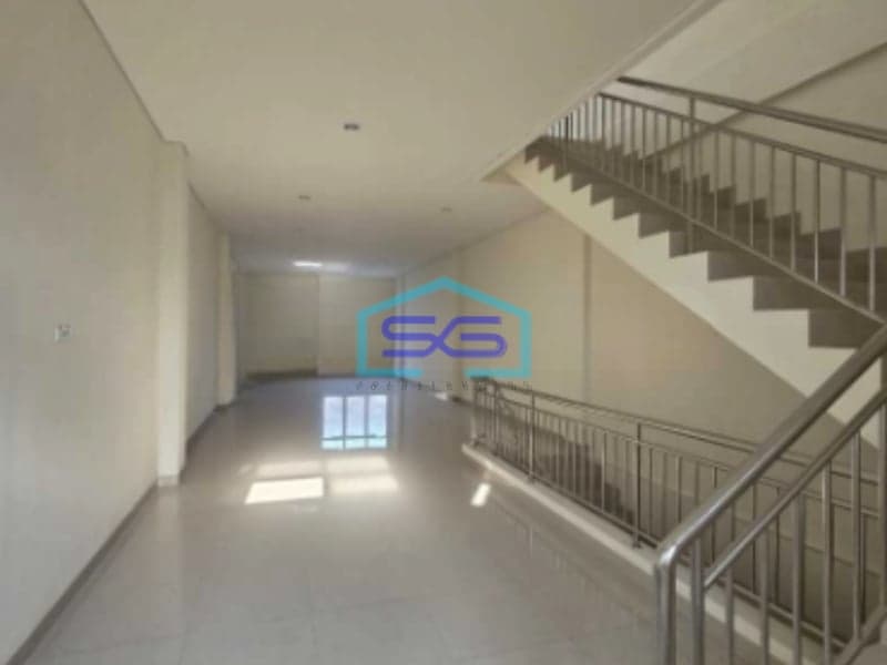 Disewakan Ruko Baru Strategis Pusat Kota Dekat Jalan Veteran Serengan Solo LB 210m2